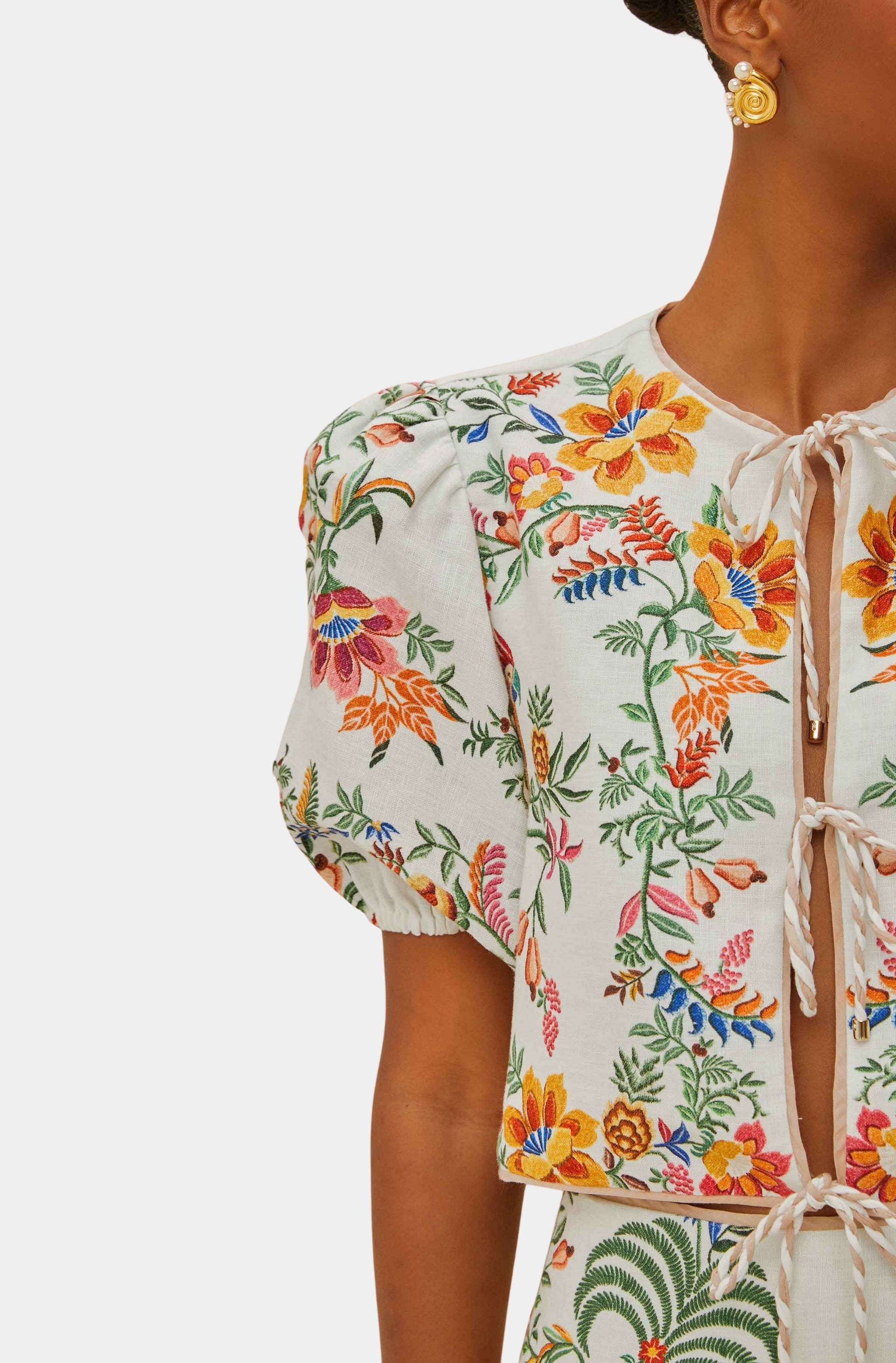 Delicate Forest Scarves Off-White Blouse Short Sleeve Top