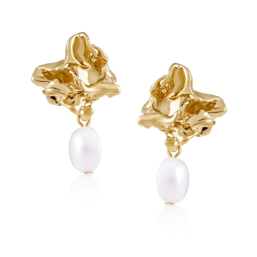 Greta Pearl Studs